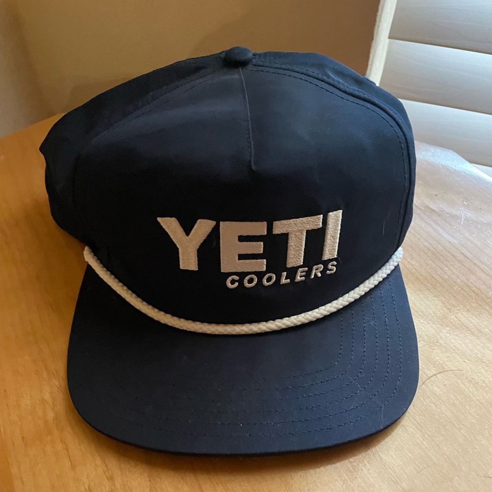 Yeti hat